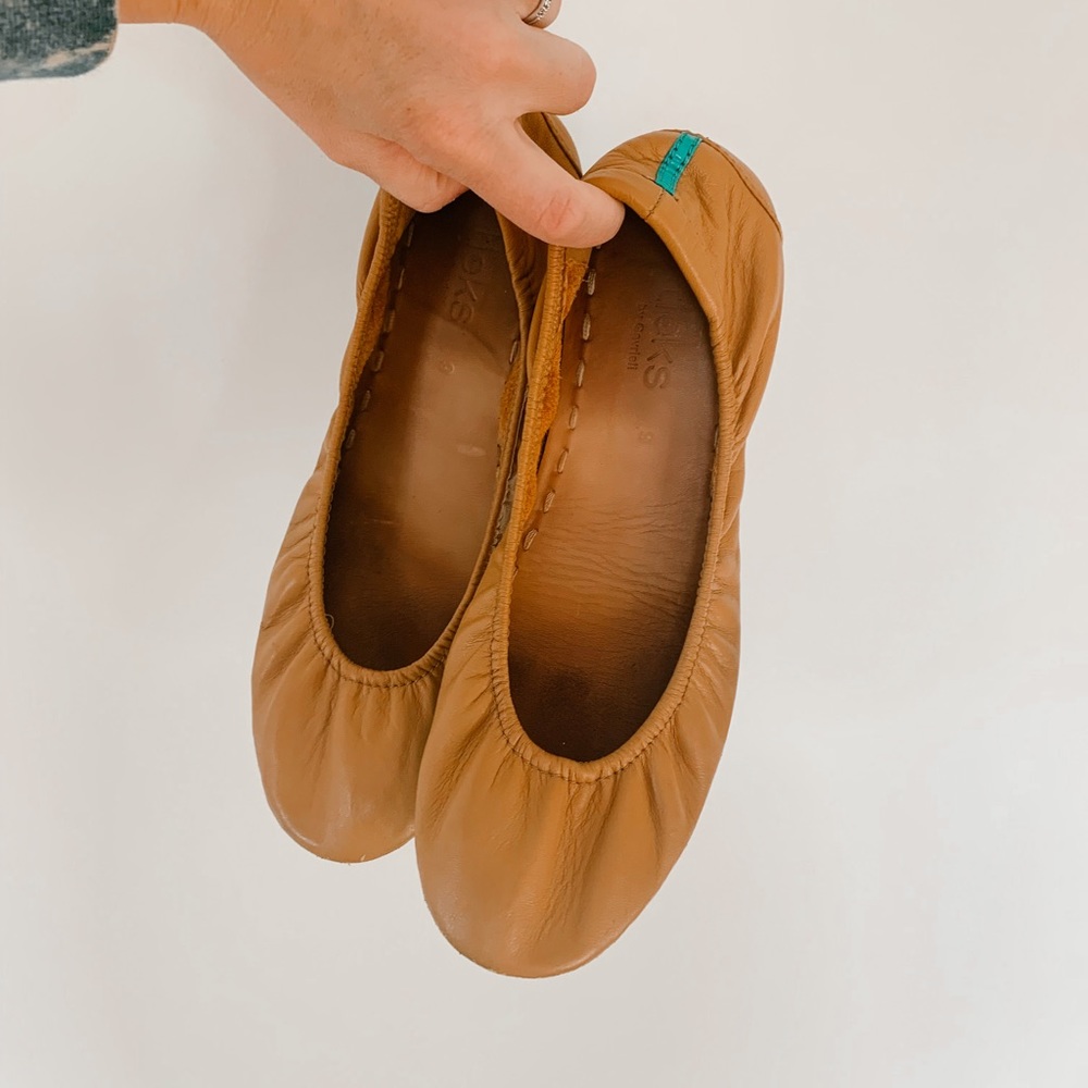 TIEKS // camel flat